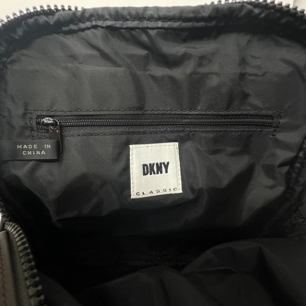 DKNY Women's Medium Backpack Classic Black VTG NWT‎